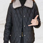 Ava – wattierte jacke mit pelzigem polokragen