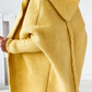 FIENA - Lange stylische Strickjacke mit Kapuze für den Herbst